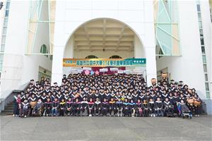 高雄空大114學年度畢業典禮七學系畢業生團體大合照