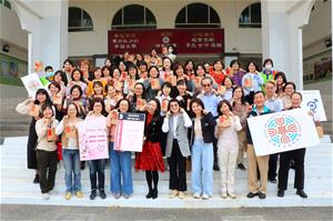 致敬國際婦女節 高雄空大校長陳月端親自走訪並致贈禮物給女性同仁 感謝她們辛勞之付出